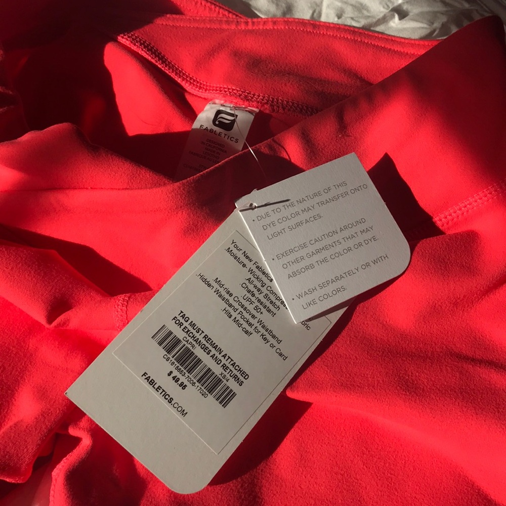 FABLETICS Winn Mid Rise Crop NWT - Picture 8 of 8